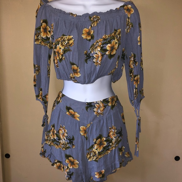 Blue and yellow floral Two piece set short set - Picture 1 of 1
